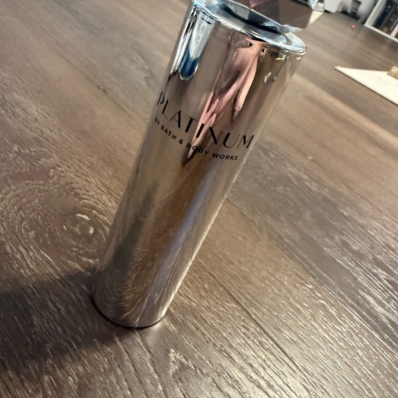 Bath & body Works platinum perfume - Picture 1 of 2